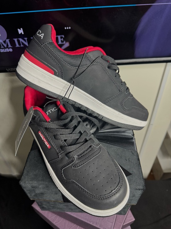 Nautica Women’s Black Sneakers with Red Lining - Picture 4 of 6